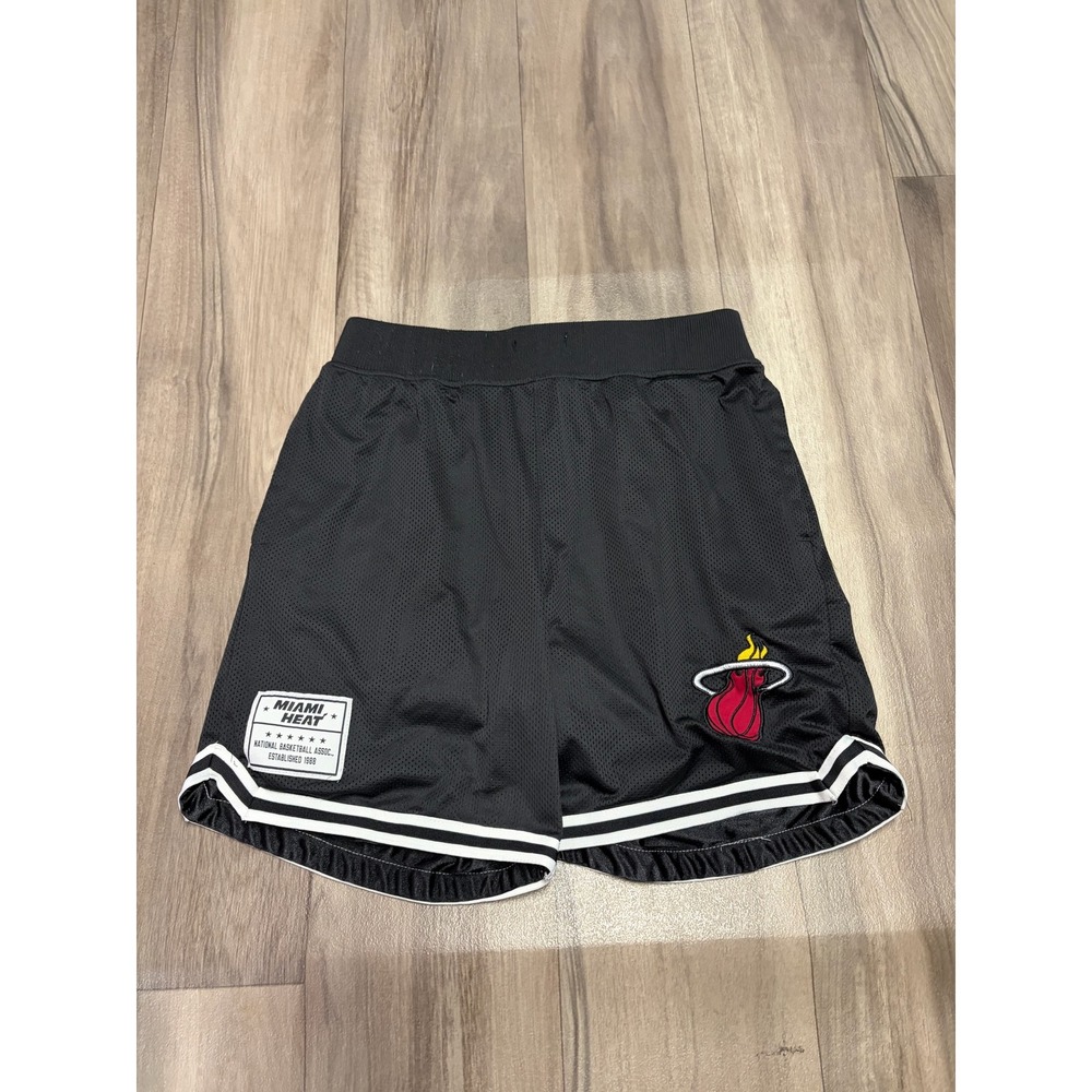 NBA Miami Heat Basketball Mesh Shorts Black Large Striped Trim 1383
